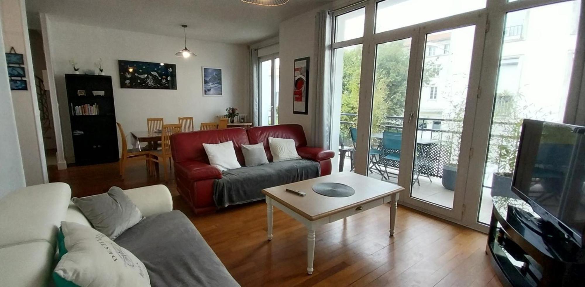 Maison De Ville Plein Centre, 3 Etoiles, A 200M De La Plage, Parking Prive, Wifi Royan Exterior foto